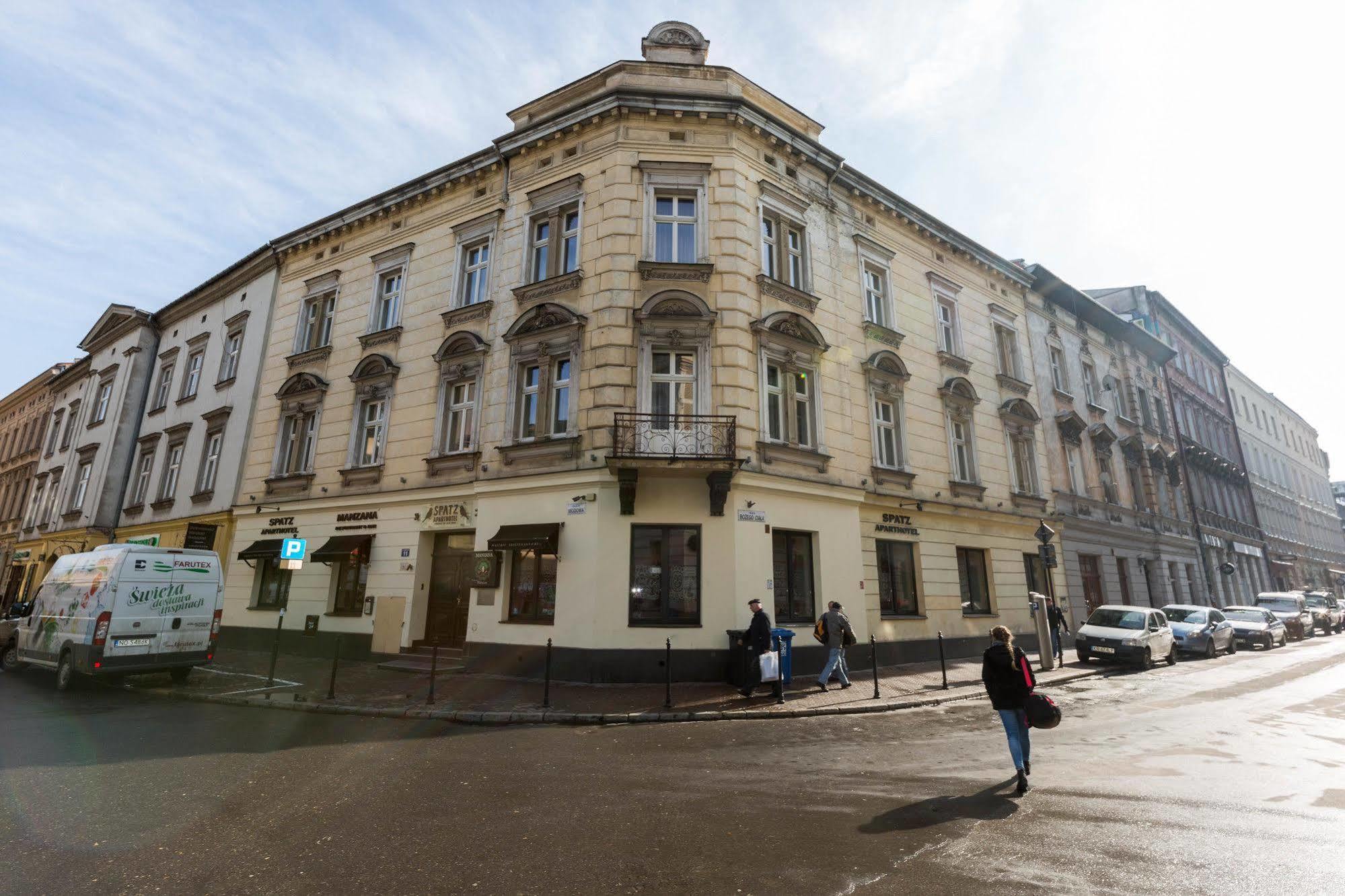 Spatz Aparthotel Cracovie Extérieur photo